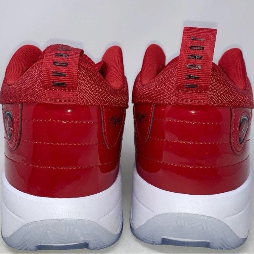 Air Jordan Max Aura 6 Varsity Red Sneakers, Size 6.5. New without box